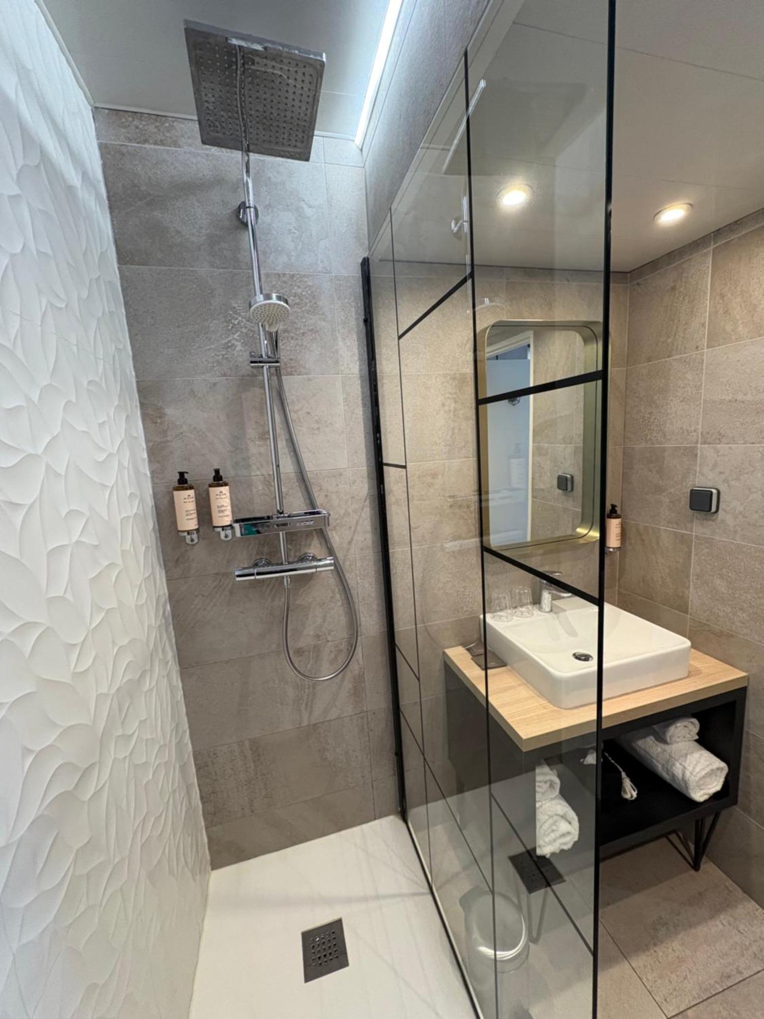 Best Western Plus Opera Batignolles Paris Exterior foto